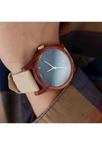 Hnedé drevené hodinky s koženým remienkom pre pánov