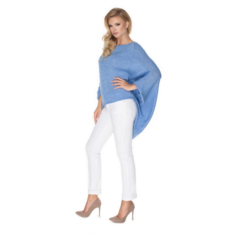 Svetlo modrý oversize sveter v štýle pončo pre dámy