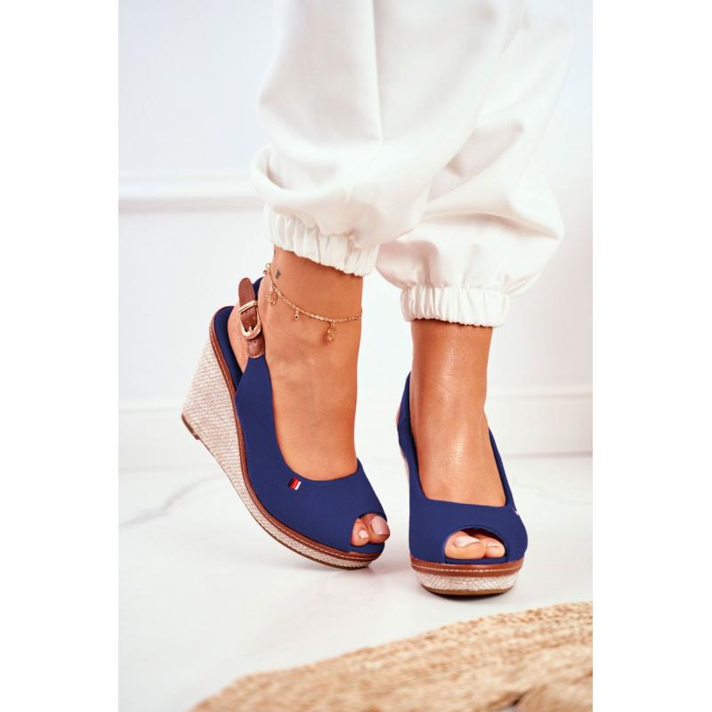 Levně Dámské plátěné sandály na klínovém podpatku v tmavěmodré barvě, R132P BLUE__10701-40 40