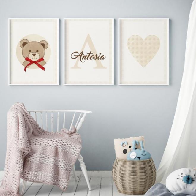 Plakát s motivem medvěda s mašlí