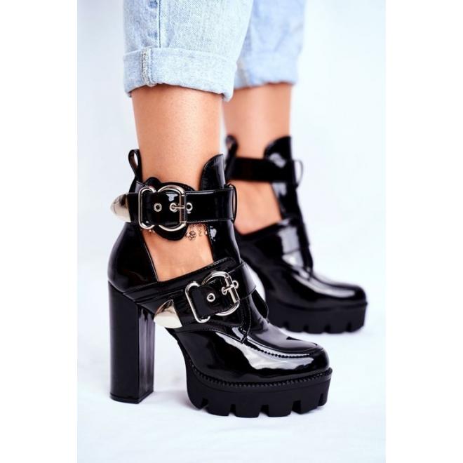 Stylové černé kotníkové boty na podpatku s přezkami