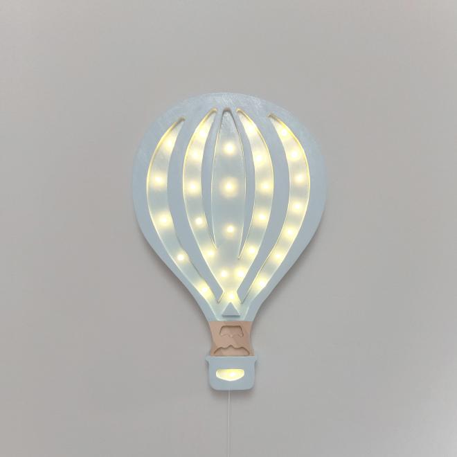 Dřevěná lampa v podobě balónu pro děti