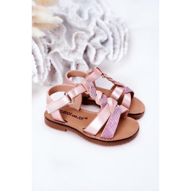 Dětské sandálky v růžové barvě